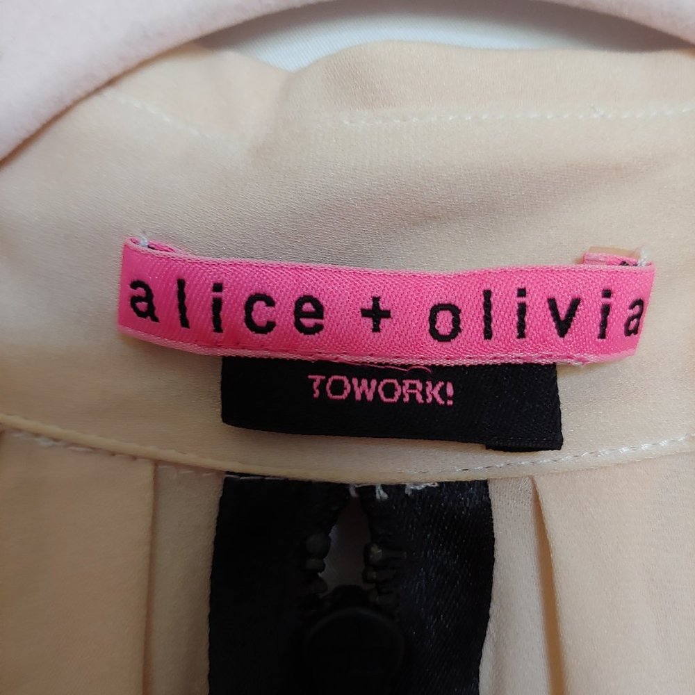 Alive & Olivia dress with pale pink on top and pleated bell sleeves size S - Picture 9 of 13